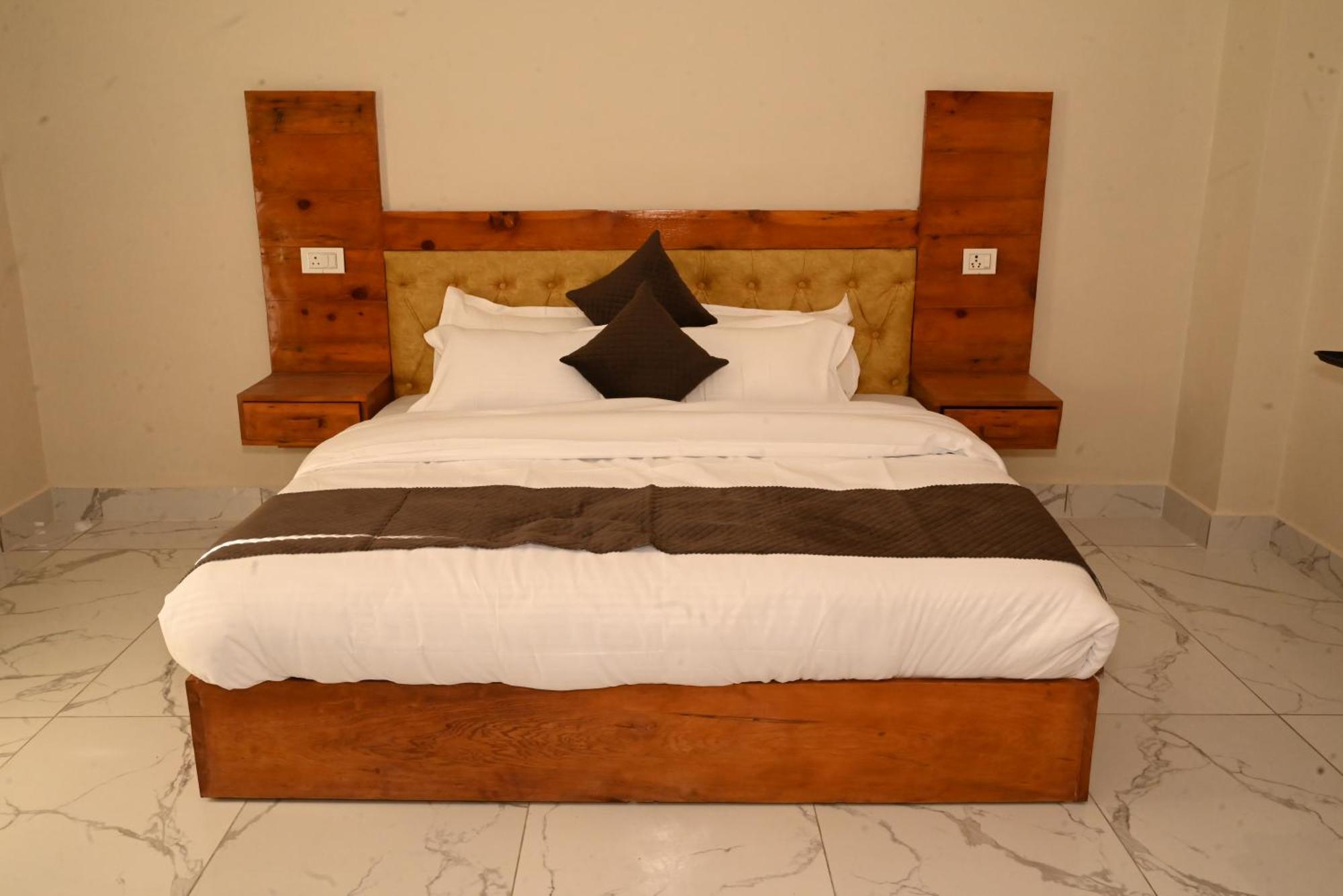 Himalayan Hill Top Resort Kanatal Kültér fotó