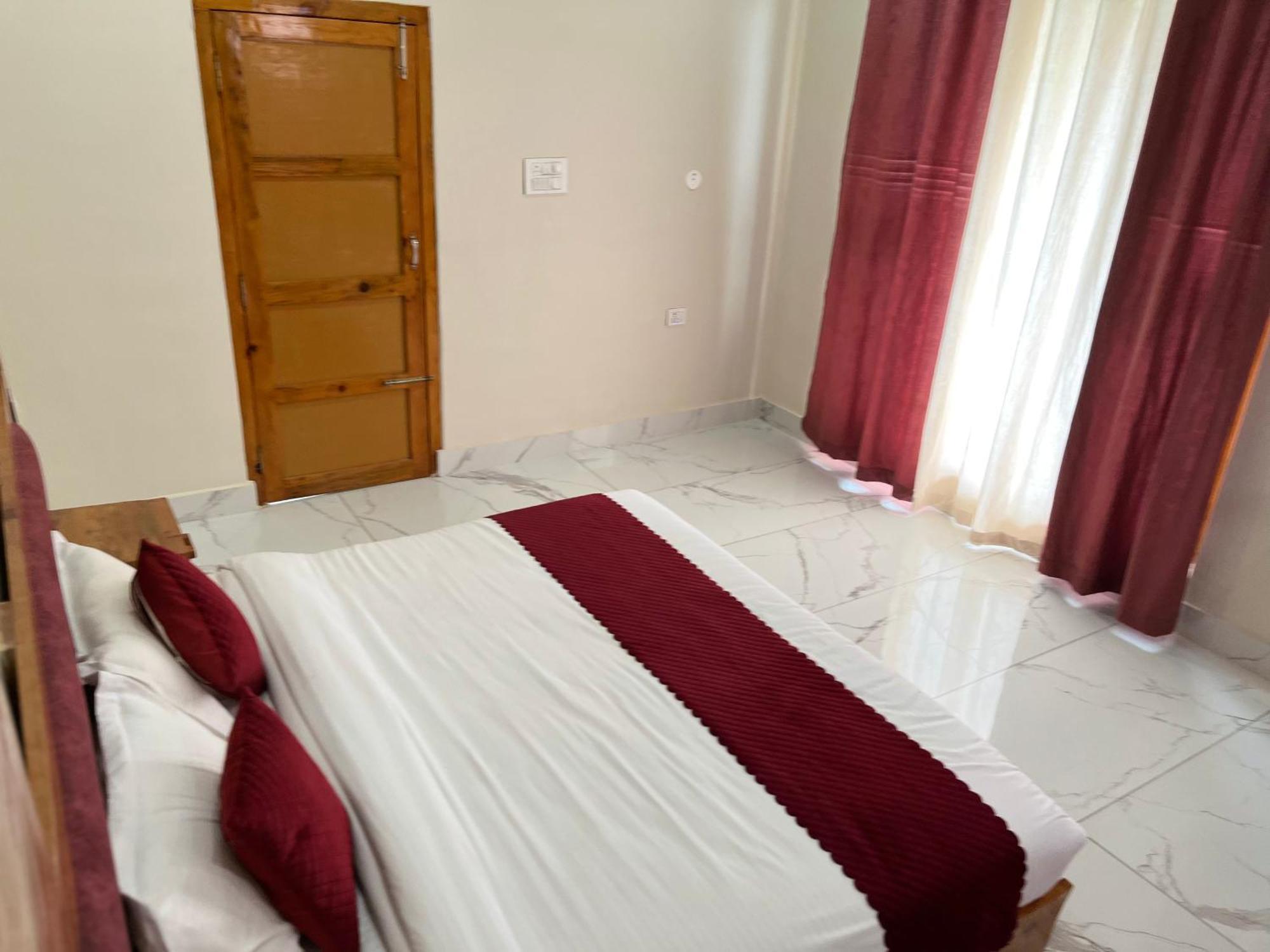 Himalayan Hill Top Resort Kanatal Kültér fotó